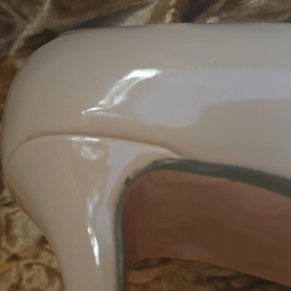 9.5 Nude Dress Pumps - Picture 8 of 11